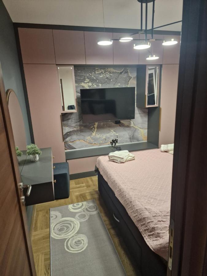 Gold Lux Apartment Cacak Exterior photo